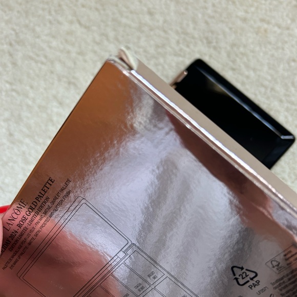 Lancome holiday 2024 eyeshadow palette $39 - Picture 7 of 8